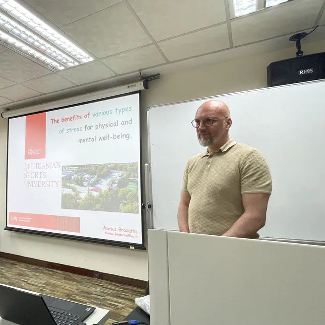 Attending Professor Marius Brazaitis’ lecture on “The Benefits of Various Types of Stress for Physical and Mental Well-being”