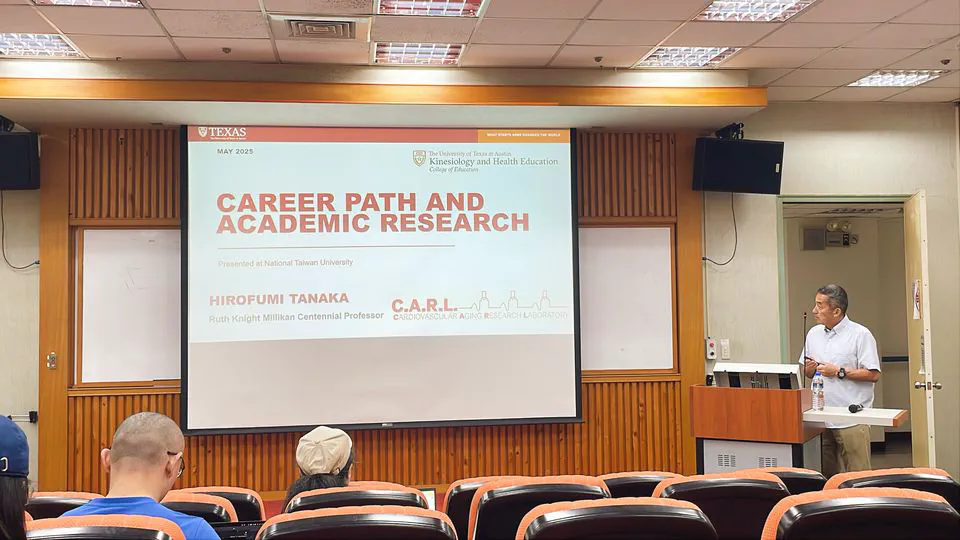 Attending Professor Hirofumi Tanaka’s lecture on “Career Path and Academic Research”