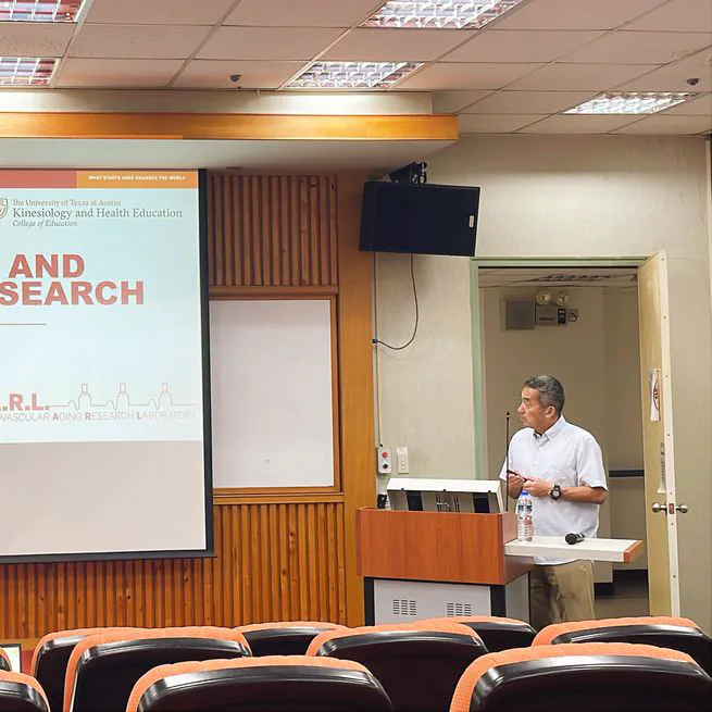 Attending Professor Hirofumi Tanaka’s lecture on “Career Path and Academic Research”