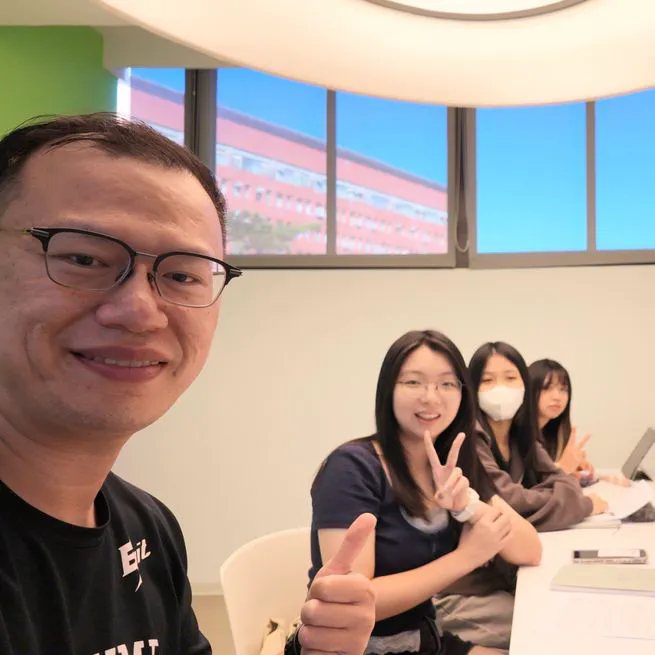 World Literature English Reading Clubs with Marina 明蓮花 (115-1 Semester)